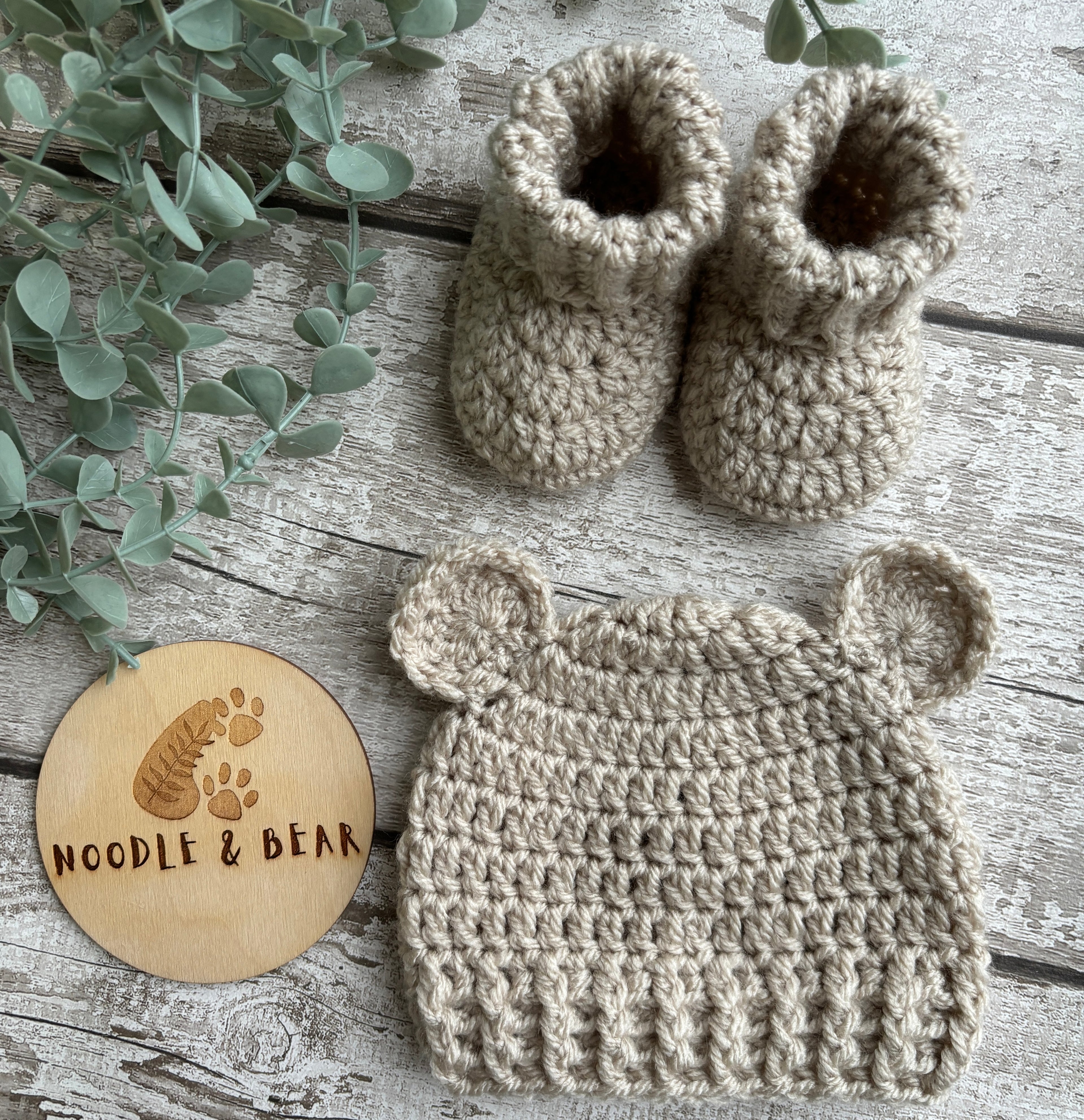 Bear Hat & Booties Set image 0