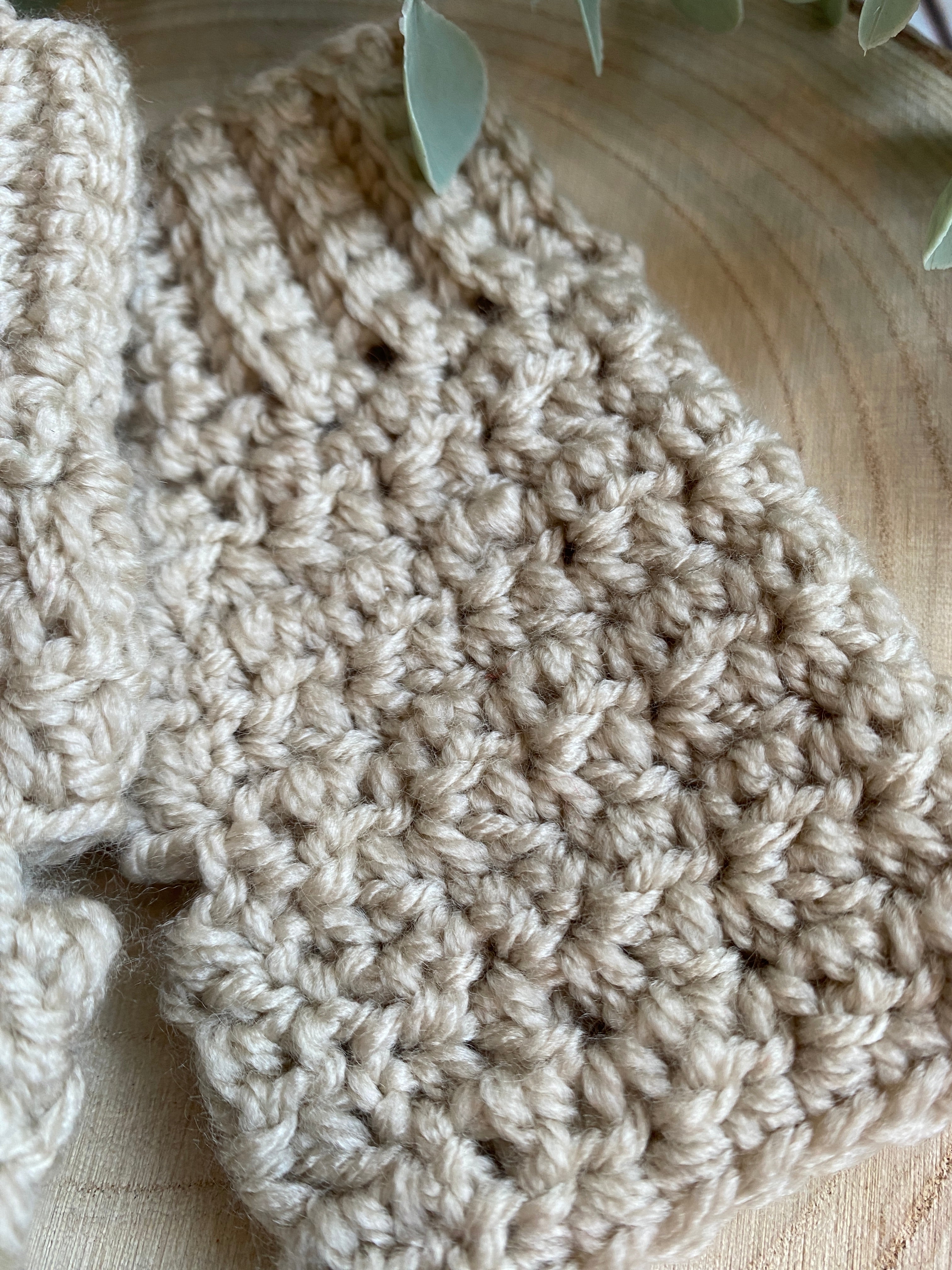 Elm Fingerless Gloves image 4