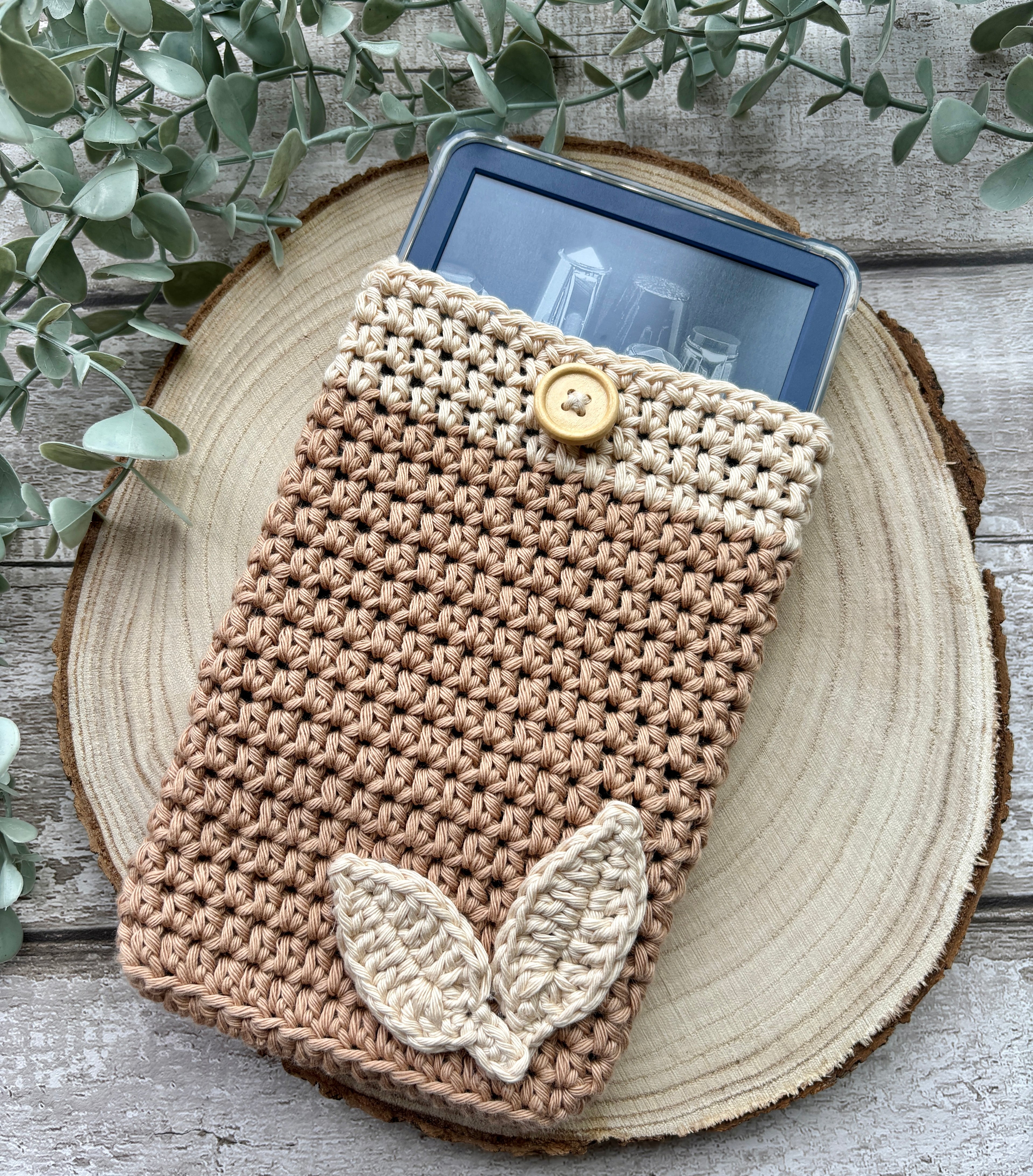 Crochet Kindle Sleeve - 2022 Version image 1